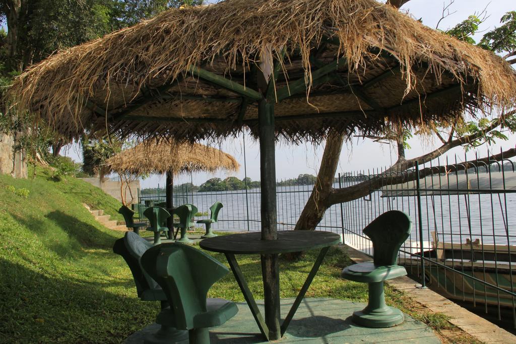 Lake Wind Hotel Tissamaharama Extérieur photo