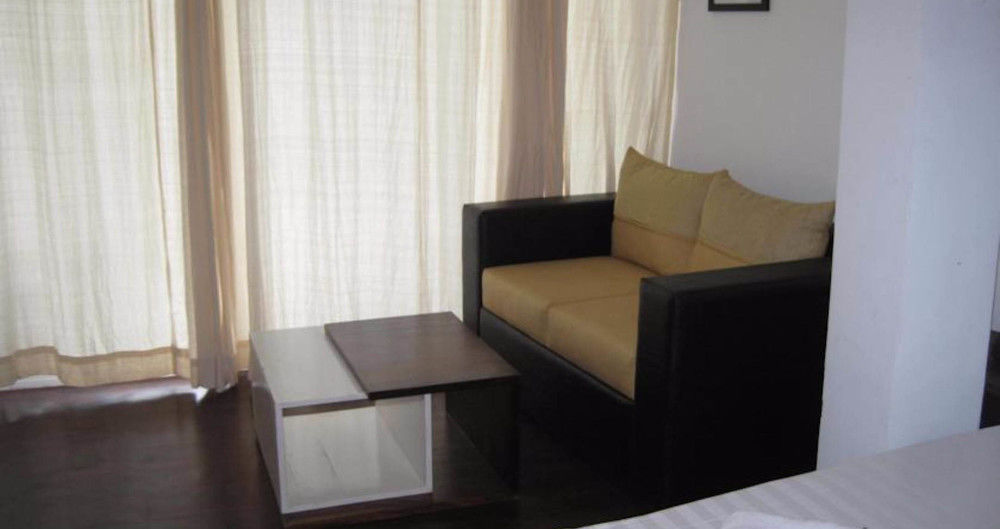Lake Wind Hotel Tissamaharama Extérieur photo