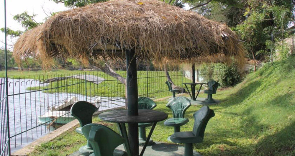 Lake Wind Hotel Tissamaharama Extérieur photo