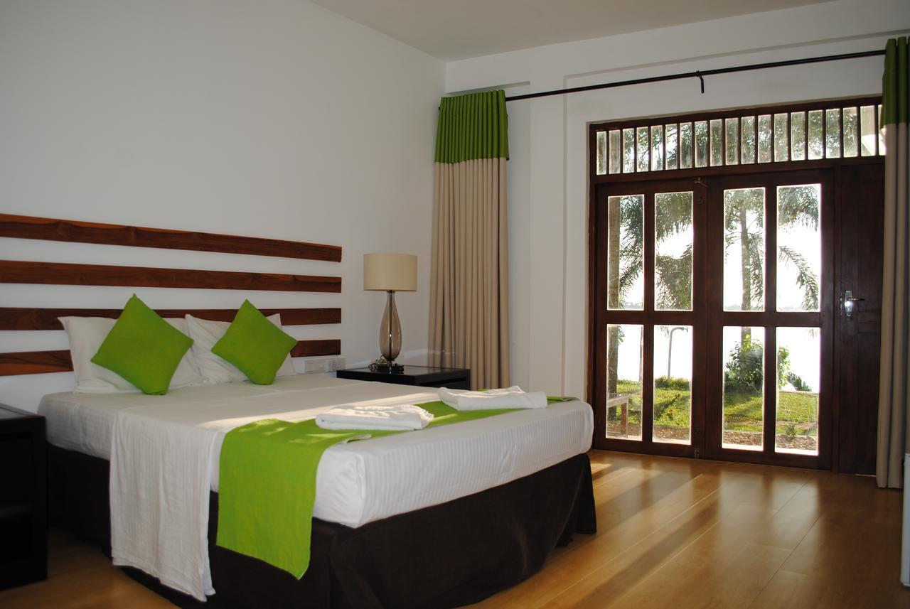 Lake Wind Hotel Tissamaharama Extérieur photo