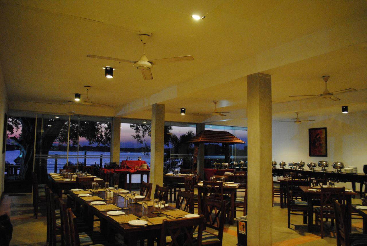 Lake Wind Hotel Tissamaharama Extérieur photo