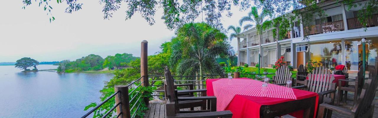 Lake Wind Hotel Tissamaharama Extérieur photo